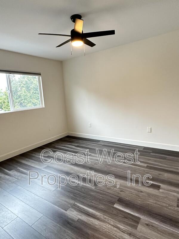 Building Photo - 2030 Diamond St