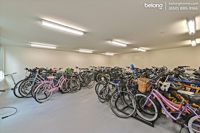 Building Photo - 12655 Bluff Creek Dr