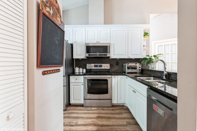 Building Photo - 805 Harbour Pointe Way