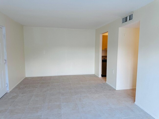 Photo - 1153 Lake Victoria Dr Townhome