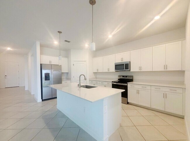 Foto del edificio - 8318 Waterscape Rd