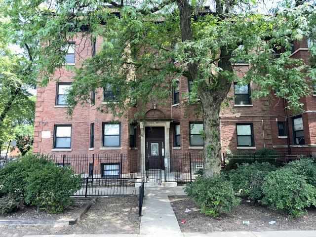 Building Photo - 3 bedroom in Chicago IL 60637