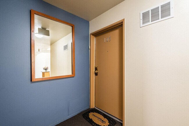 Foto del edificio - 14816 Friar St