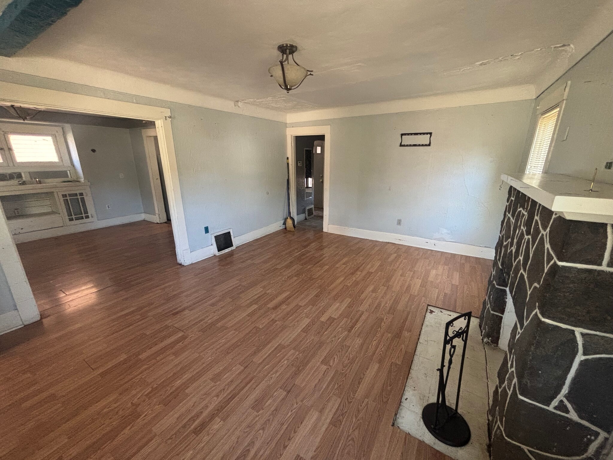 737 Crandall Ave Youngstown, OH 44510 – photo 3