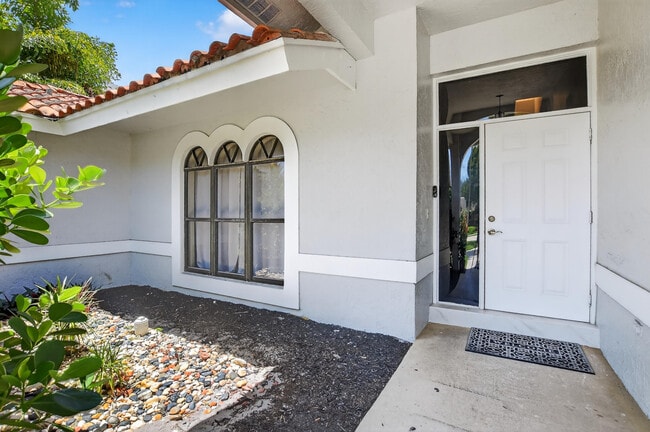 Building Photo - 875 NW 4th Ave