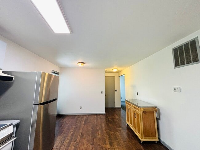 Building Photo - 333 E 4500 S