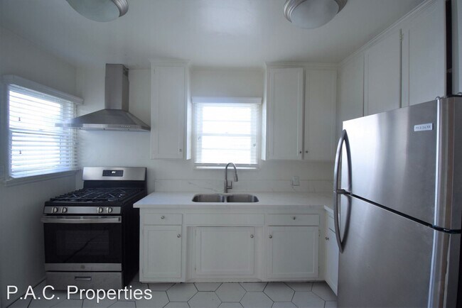 Building Photo - 2 br, 1 bath Apartment - 1213 S Orange Gro...