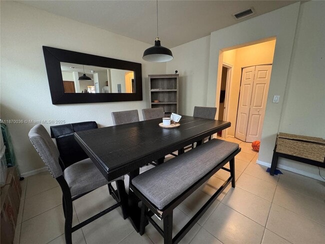 Foto del edificio - 8960 NW 97th Ave