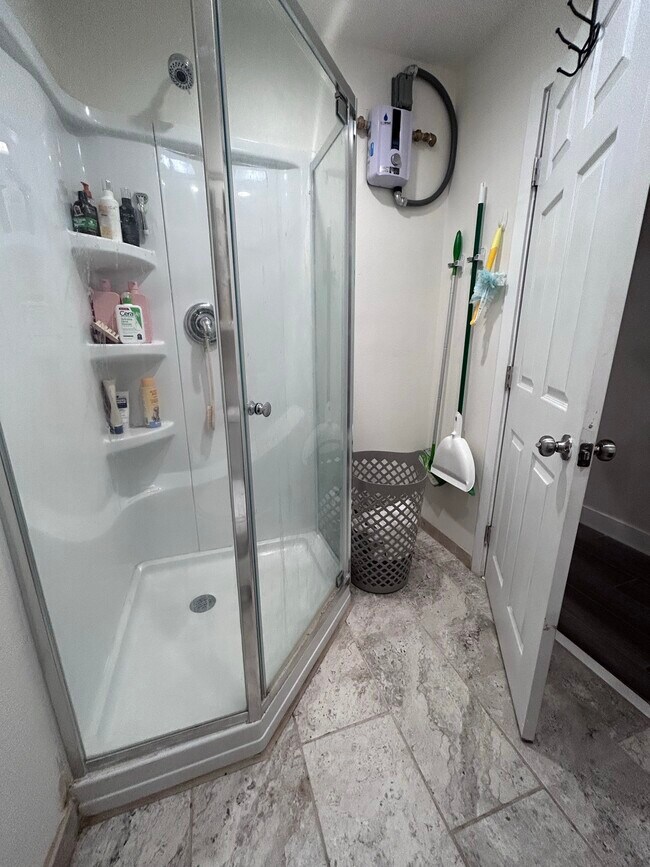 Bathroom - 8560 Aqueduct Ave