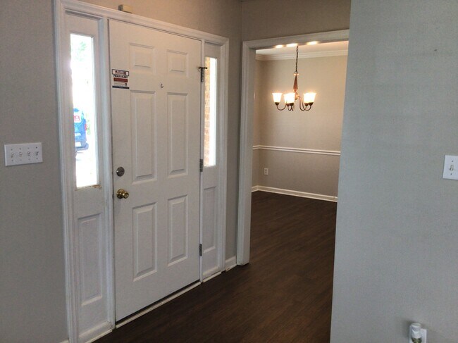 Foto del edificio - 6009 Colchester Lane