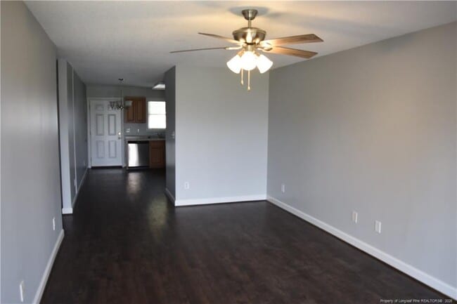 Building Photo - 1002 Pinecrest Dr