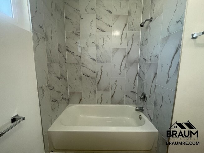 Building Photo - 6039 Whitsett Ave