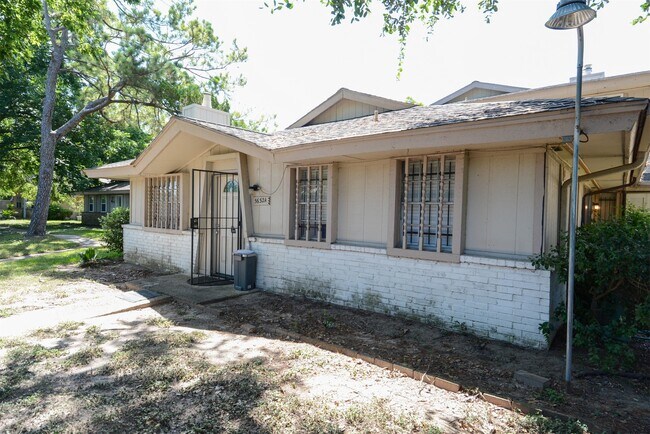 Building Photo - 5632 Birchmont Dr