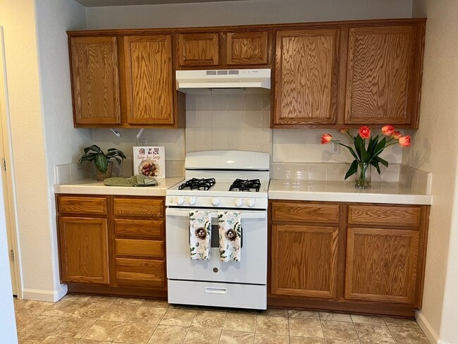 Building Photo - Nice 4 Bedroom Family Home for Rent in Gre...
