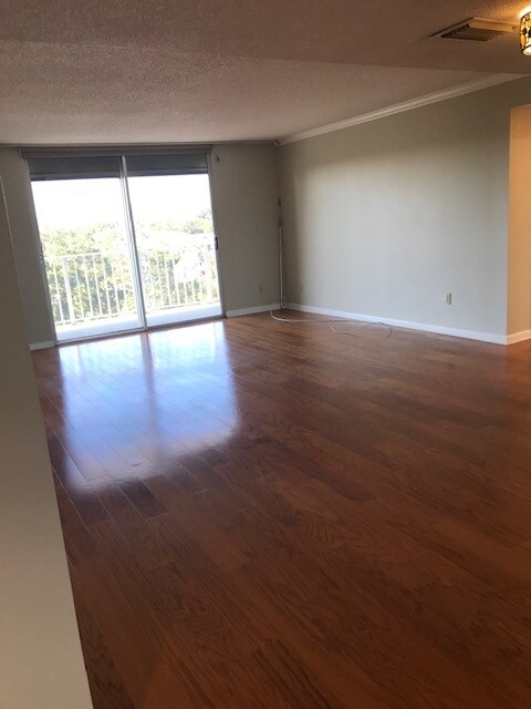 Building Photo - 2611 Bayshore Blvd