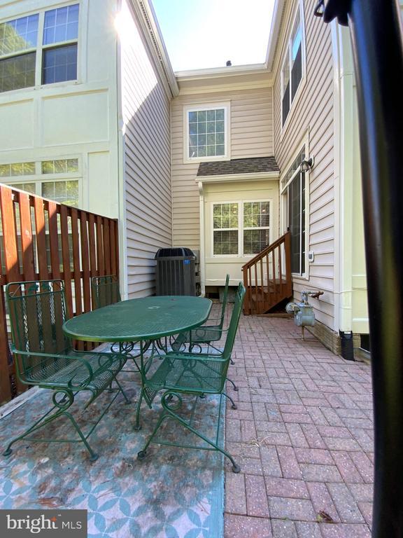 Foto del edificio - 5722 Governors Pond Cir