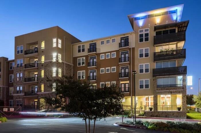 Primary Photo - 4000 Hulen Pl