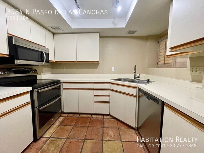 Building Photo - 3984 Paseo de Las Canchas