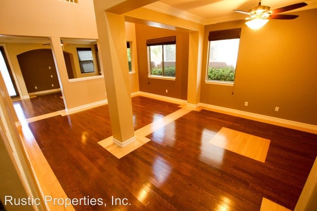 Building Photo - 4 br, 2.5 bath House - 7333 Rietz Canyon St.