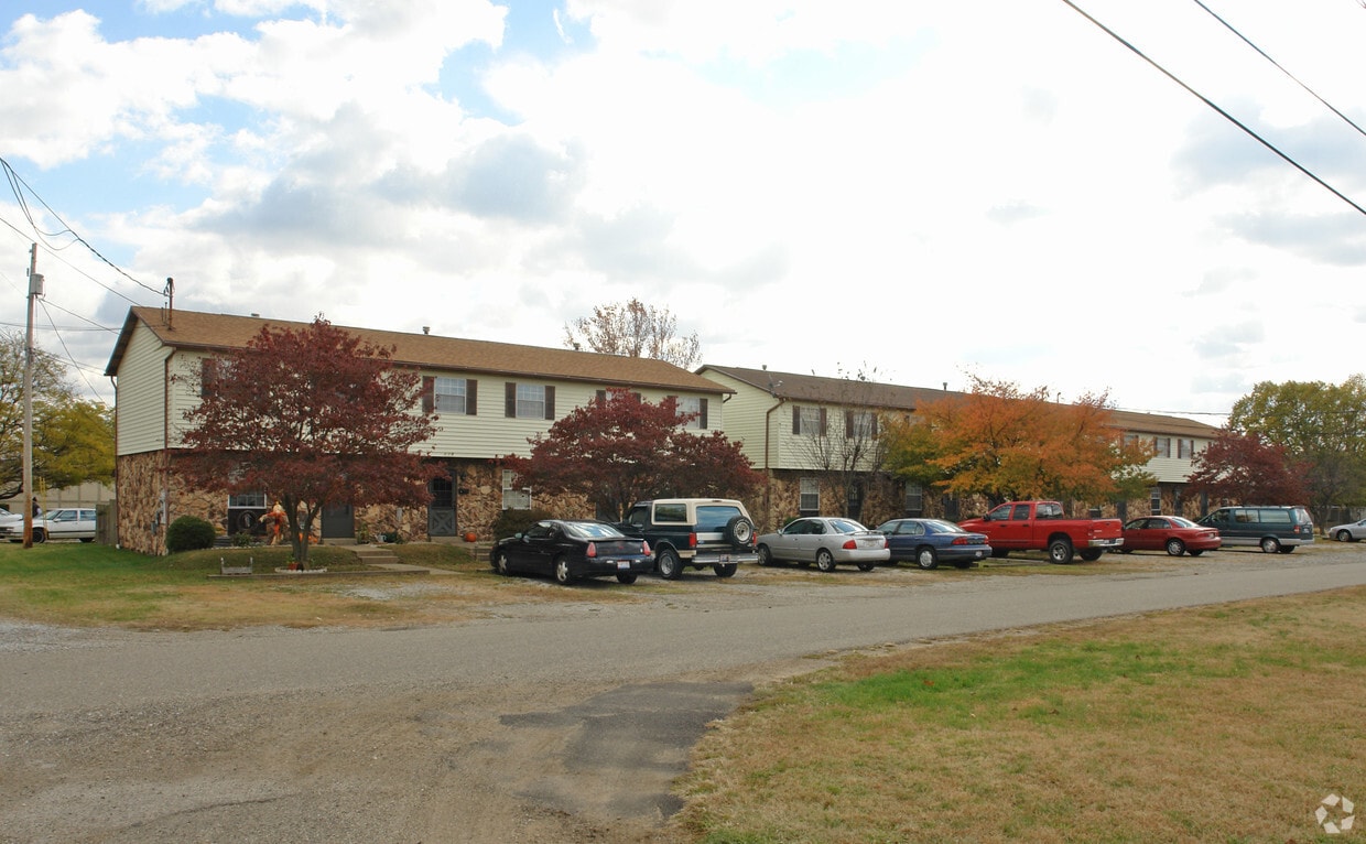 714718 Colvin St, Belpre, OH 45714 Apartments in Belpre, OH