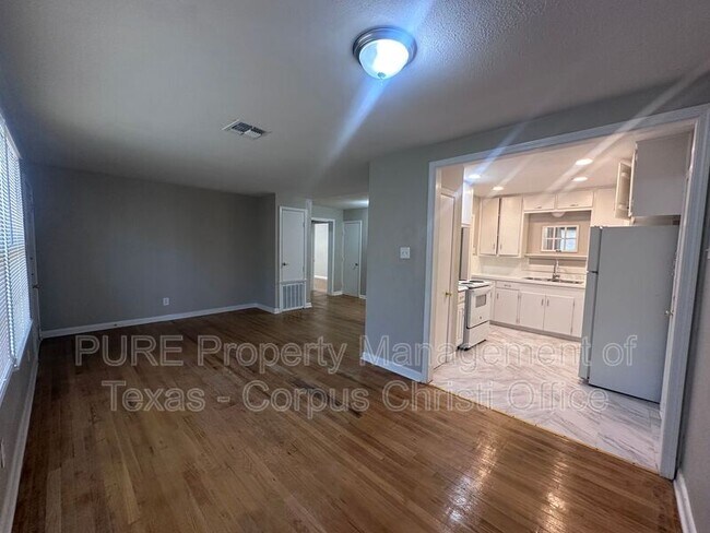 Foto del edificio - 538 Chase Dr