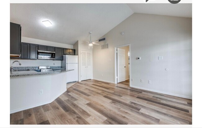 Foto del edificio - 6108 Abrams Rd