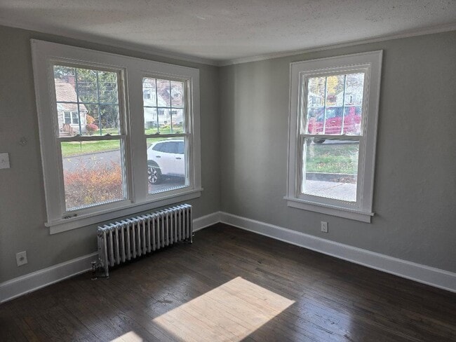 Building Photo - 22 Holly St