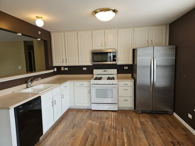 Building Photo - 2243 Rockefeller Dr