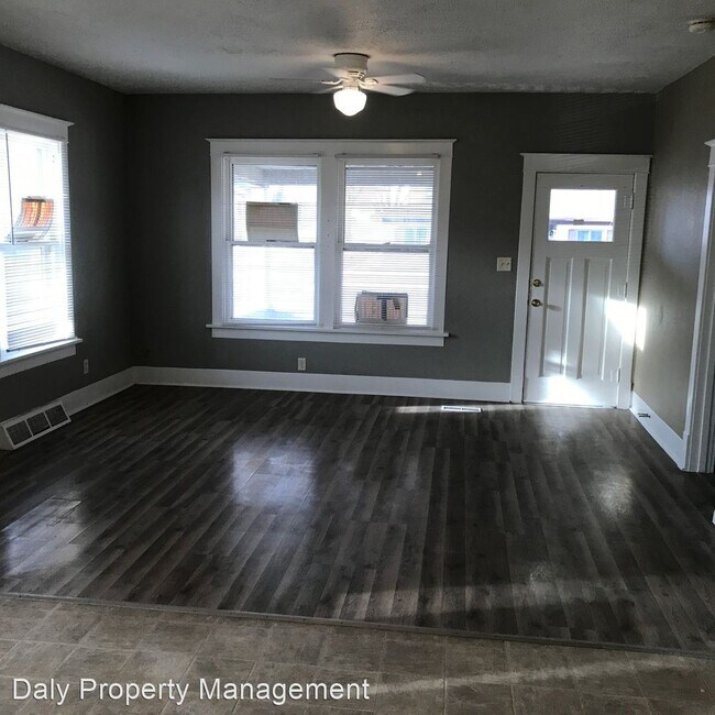 Building Photo - 2 br, 1 bath House - 505 E 1st St