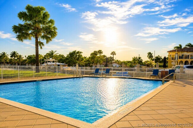 Foto del edificio - 1391 S Ocean Blvd