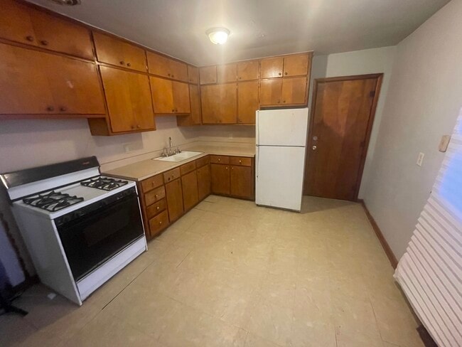 Building Photo - 7 Grace St