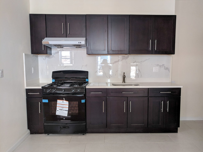 New cabinets - 1610 Avenue R