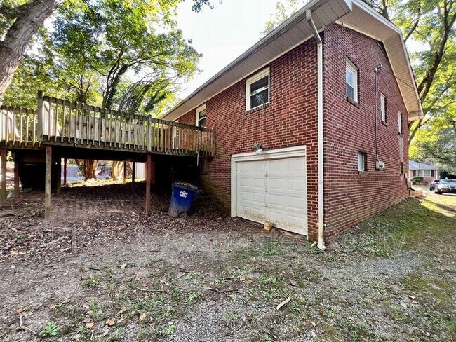 Foto del edificio - 139 Endsley Ave