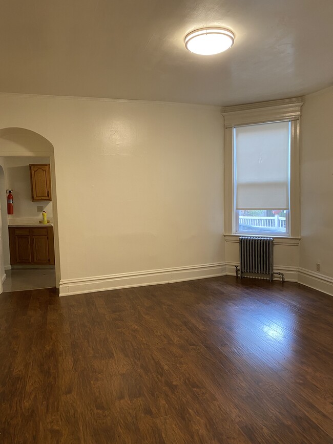 Building Photo - 127 Seminary Ave