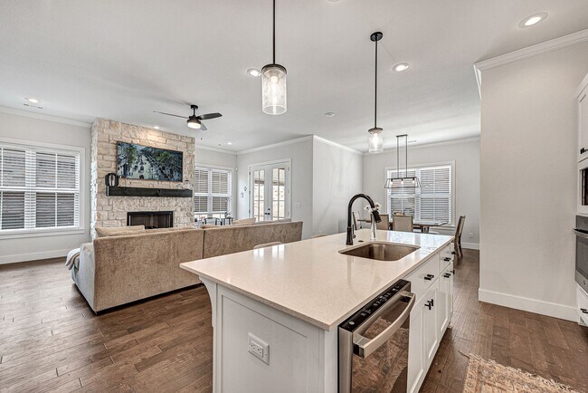 Foto del edificio - 2182 N Woodlark Ln