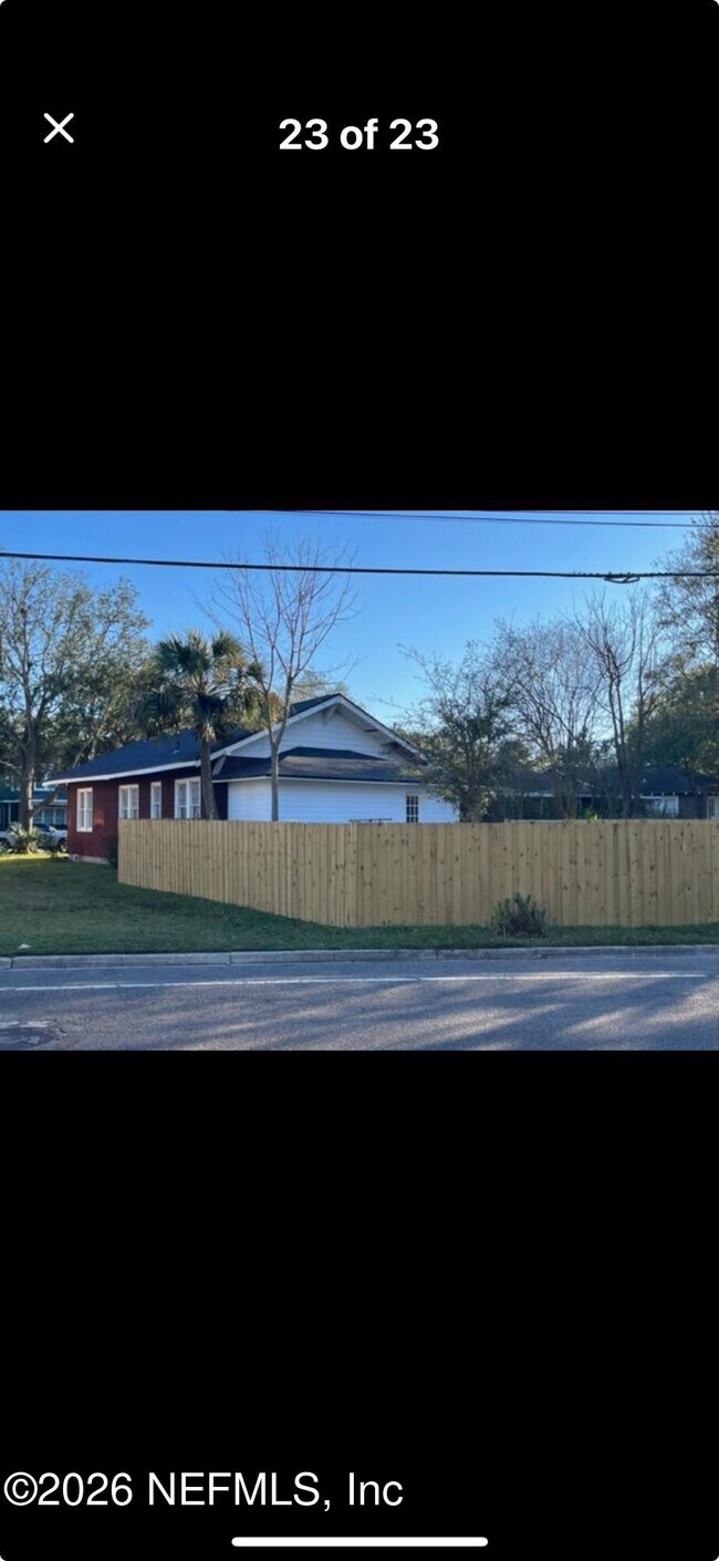 Foto del edificio - 2735 Downing St