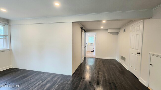Building Photo - 1107 Benedict St