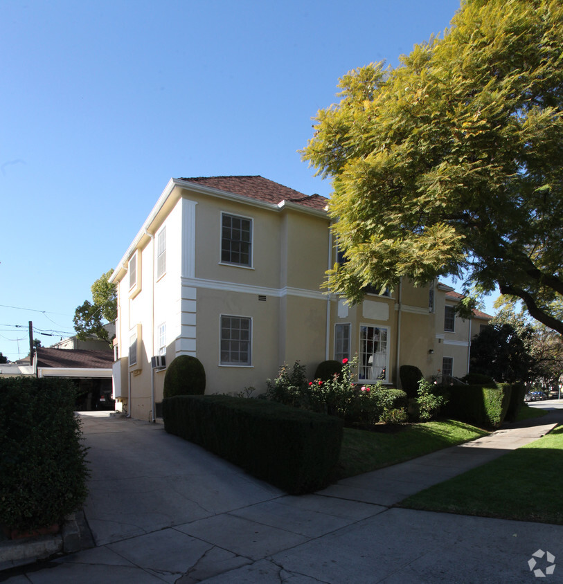 Primary Photo - 4200 Los Feliz Blvd