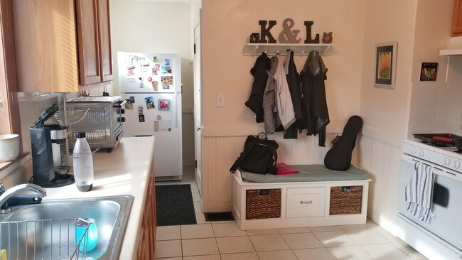 Building Photo - 89 Needham St