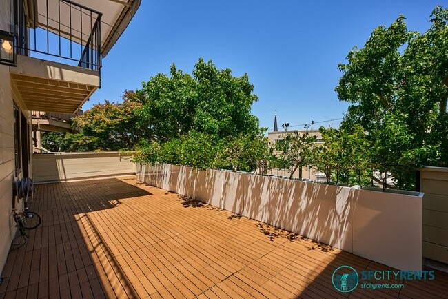 Noe Valley/Dolores Heights: Luxury Condo w/ Expansive Private Deck & 2 Car Parking - Noe Valley/Dolores Heights: Luxury Condo w/ Expansive Private Deck & 2 Car Parking