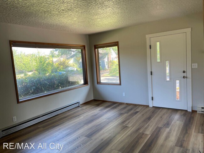 Foto del edificio - 2 br, 1 bath House - 100 E 36th St