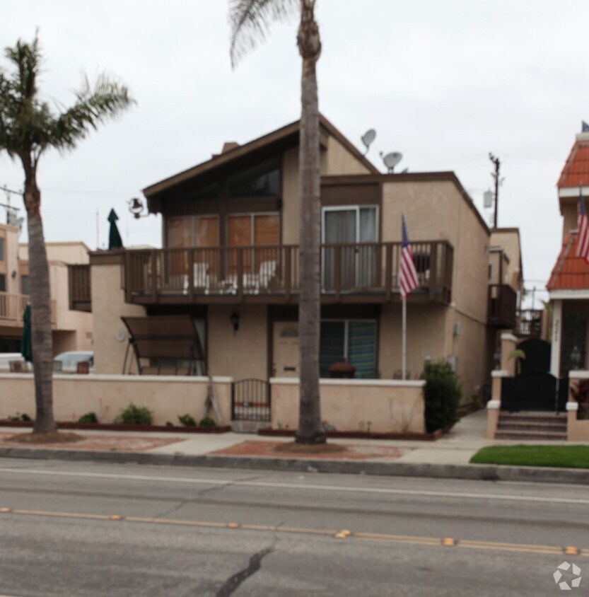 Building Photo - 217 17th St