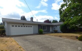Building Photo - 714 SW Robinhood Dr