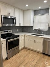 Building Photo - 21913 Lake Forest Cir