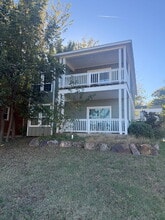 Building Photo - 2225 N Gatewood Ave
