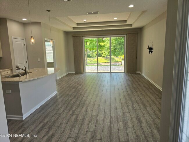 Building Photo - 87 Pindo Palm Dr