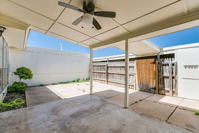 Building Photo - PAY NO SECURITY DEPOSIT! Beautiful Spaciou...