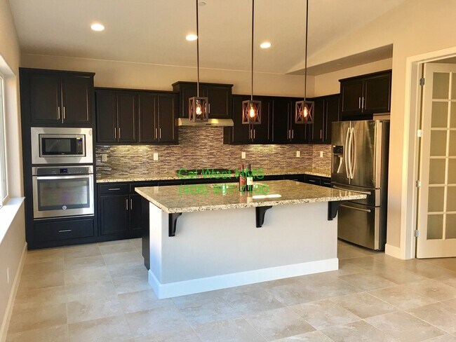 Building Photo - $4000 - Executive 4 Beds/ 3 Baths New Cons...