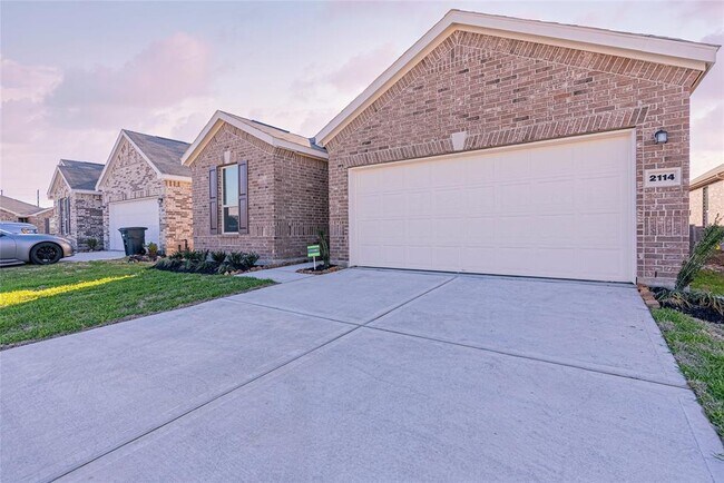 Building Photo - 2114 Damasi Ln