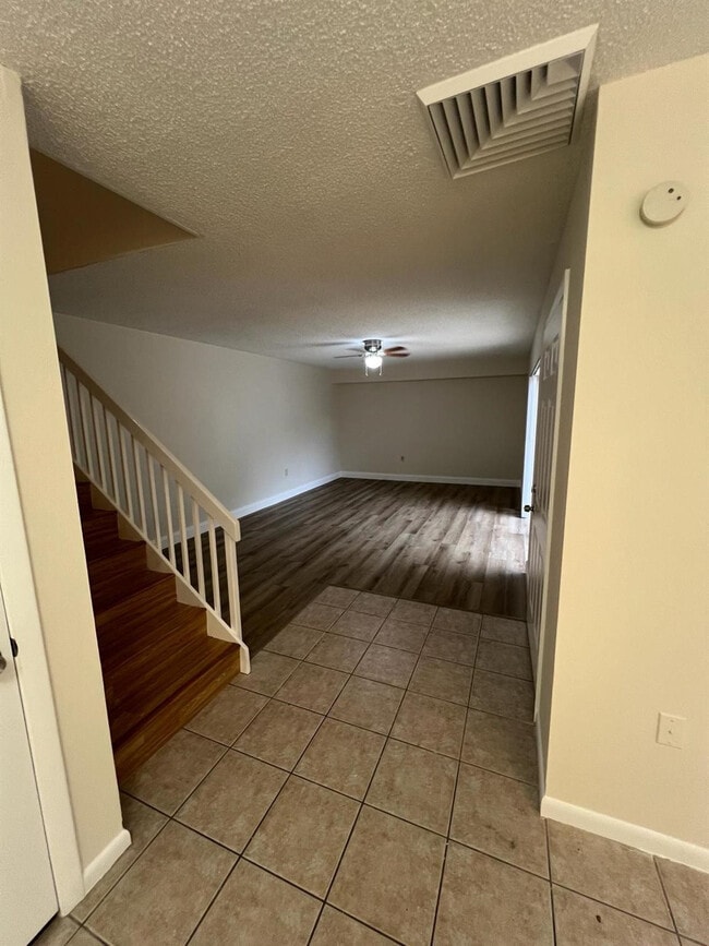 Foto del edificio - 849 Blue Ridge Cir